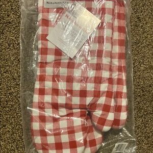 KitchenAid Red and White Checkered Oven Mitts